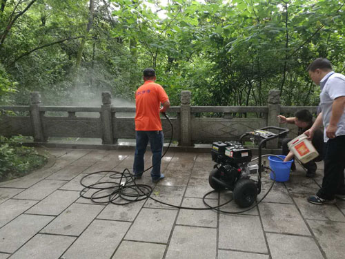 岳麓山高压清洗机交机现场