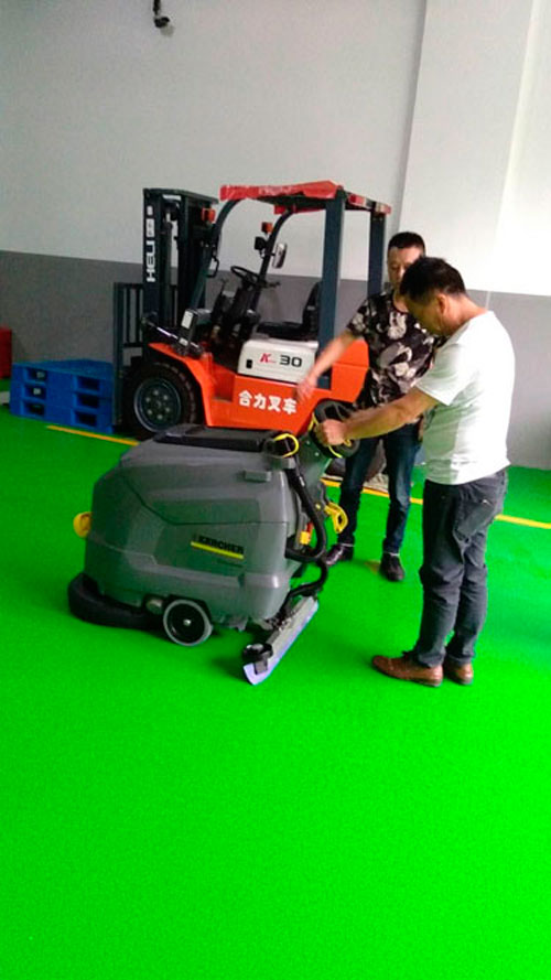 湖南省某林業廳karcher洗地機交機現場