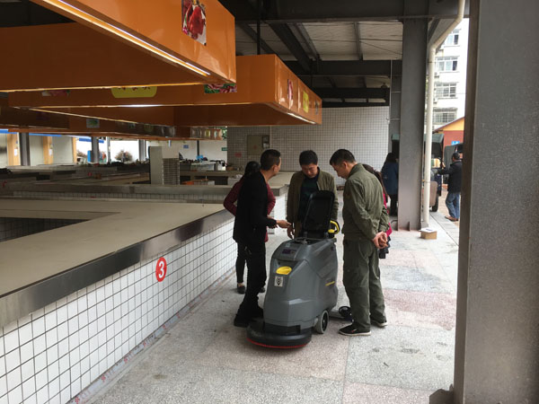 洗地机，扫（sǎo）地机，工业吸尘器，高压清洗机，洗（xǐ）扫一体机，驾驶式洗地机，手推式洗（xǐ）地机，驾驶式扫地机，手推式扫（sǎo）地机，长（zhǎng）沙亮点环保官网（wǎng），商用吸尘器，长沙（shā）洗地机，长沙扫地机，长沙高压清洗（xǐ）机，湖南工业吸尘器，湖南扫地机，湖（hú）南高压（yā）清洗机，湖南工业吸尘器